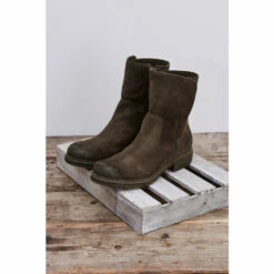 Celtic & Co. Celtic & Co Brown Essential Leather Ankle Boots 10 Celtic & Co. Celtic & Co Brown Essential Leather Ankle Boots -Celtic & Co Shop unnamed file 724