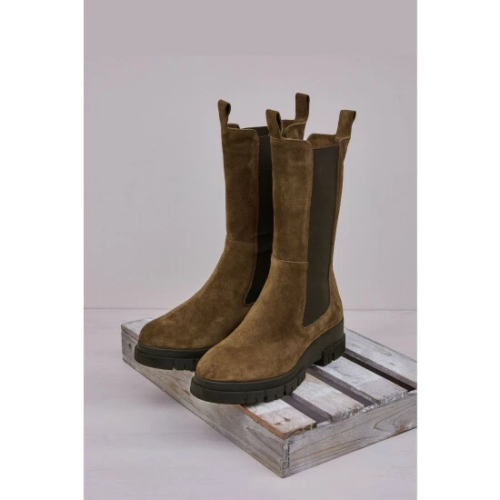 Celtic & Co. Chunky Tall Brown Chelsea Boots 5 Celtic & Co. Chunky Tall Brown Chelsea Boots - Image 5