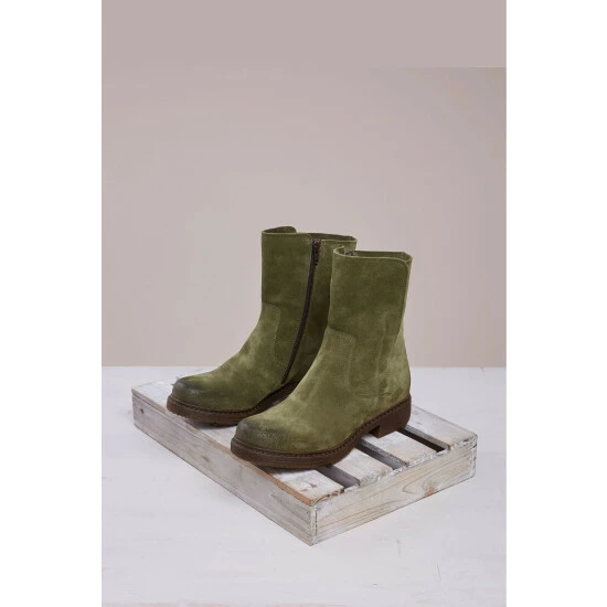 Celtic & Co. Green Essential Leather Ankle Boots 6 Celtic & Co. Green Essential Leather Ankle Boots - Image 6